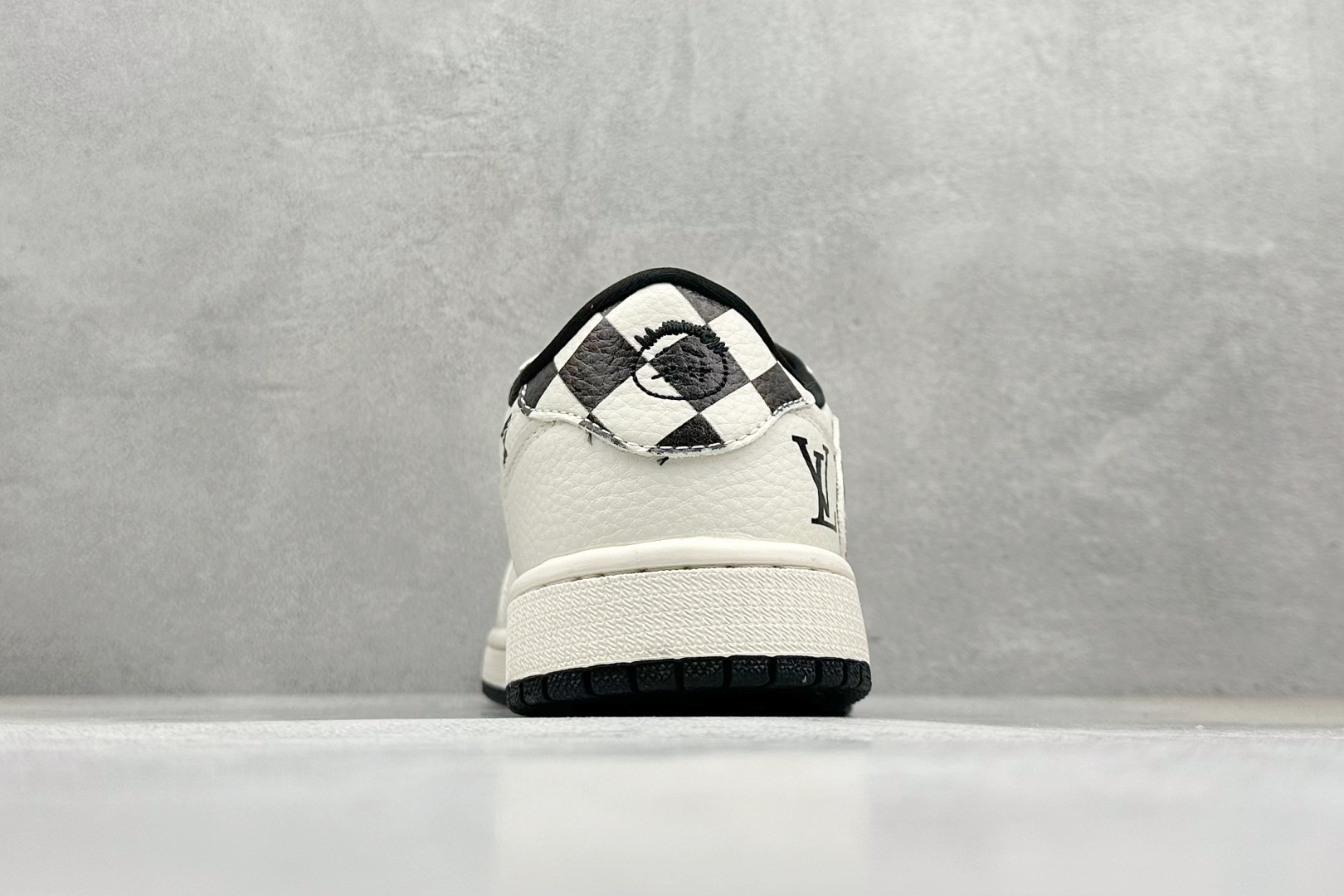 SC版Travis Scott x Fragment Design x Air Jordan 1 Low SP AJ1 乔1 LV联名 白黑两小勾 低帮文化休闲板鞋 LD2028-040
