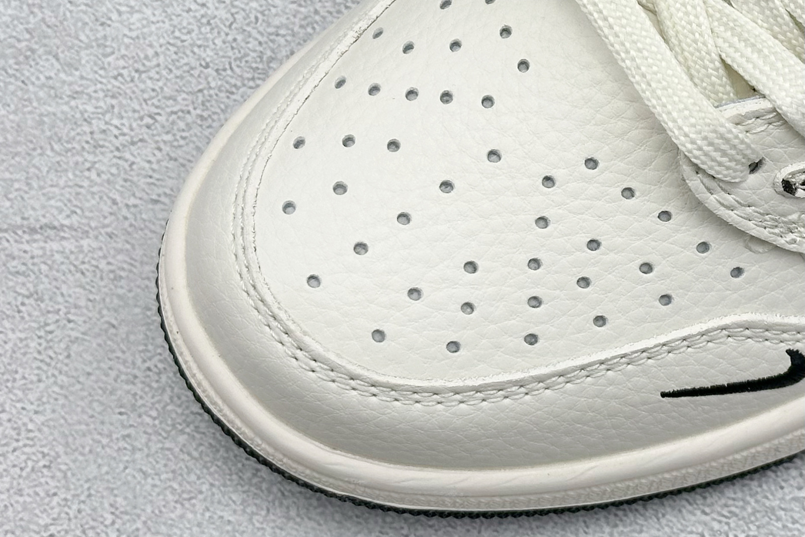 SC版Travis Scott x Fragment Design x Air Jordan 1 Low SP AJ1 乔1 LV联名 白黑两小勾 低帮文化休闲板鞋 LD2028-040