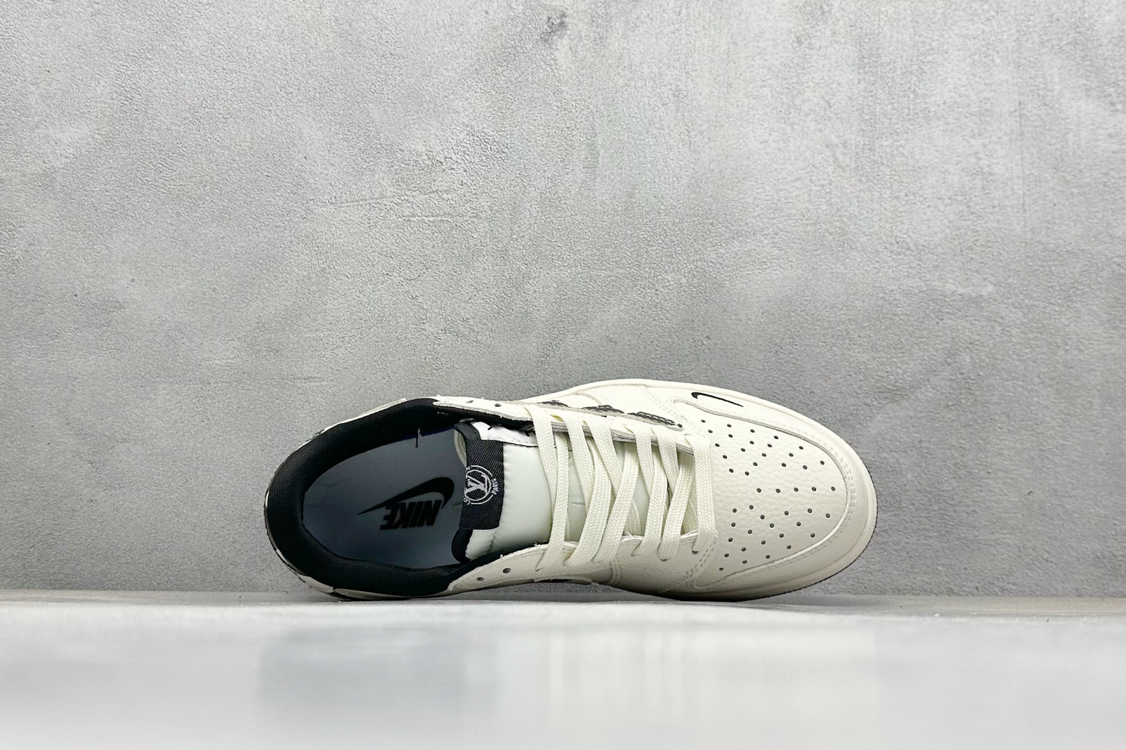 SC版Travis Scott x Fragment Design x Air Jordan 1 Low SP AJ1 乔1 LV联名 白黑两小勾 低帮文化休闲板鞋 LD2028-040