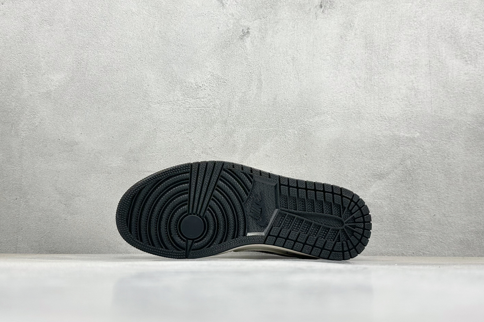 SC版Travis Scott x Fragment Design x Air Jordan 1 Low SP AJ1 乔1 LV联名 白黑两小勾 低帮文化休闲板鞋 LD2028-040