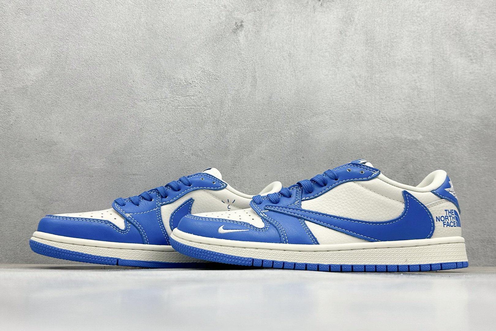 XC版Travis Scott x Nike Air Jordan 1 Low x The North Face 反转蓝白小勾倒钩 LD2025-033