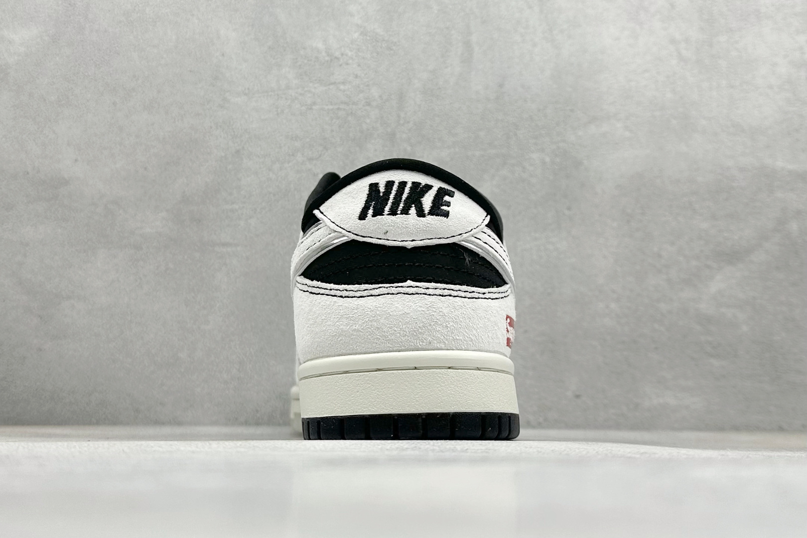 图片[6]-福利特价  Nk SB Dunk Low SUP联名 周年高端定制 低帮休闲板鞋  #定制鞋盒 大厂纯原品质出货 超高清洁度 皮料切割干净无任何毛边 细节完美   货号：QF1568-147 尺码：36 36.5 37.5 38 38.5 39 40 40.5 41 42 42.5 43 44 44.5 45-选品中心