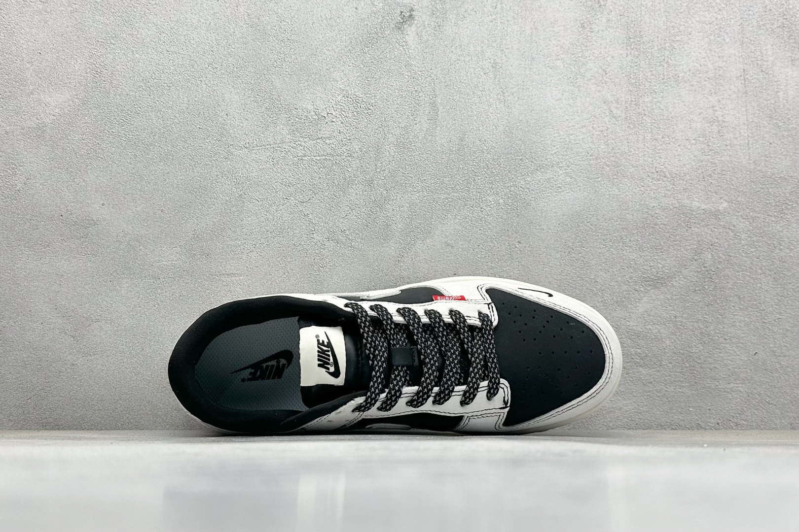 图片[3]-福利特价  Nk SB Dunk Low SUP联名 周年高端定制 低帮休闲板鞋  #定制鞋盒 大厂纯原品质出货 超高清洁度 皮料切割干净无任何毛边 细节完美   货号：QF1568-147 尺码：36 36.5 37.5 38 38.5 39 40 40.5 41 42 42.5 43 44 44.5 45-选品中心