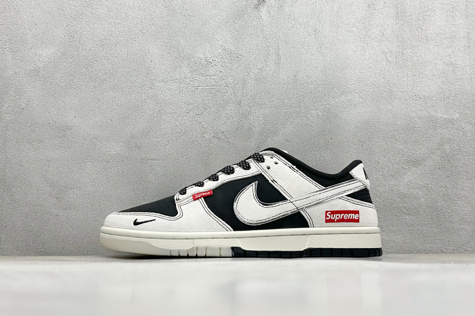 福利特价  Nk SB Dunk Low SUP联名 周年高端定制 低帮休闲板鞋  #定制鞋盒 大厂纯原品质出货 超高清洁度 皮料切割干净无任何毛边 细节完美   货号：QF1568-147 尺码：36 36.5 37.5 38 38.5 39 40 40.5 41 42 42.5 43 44 44.5 45-选品中心