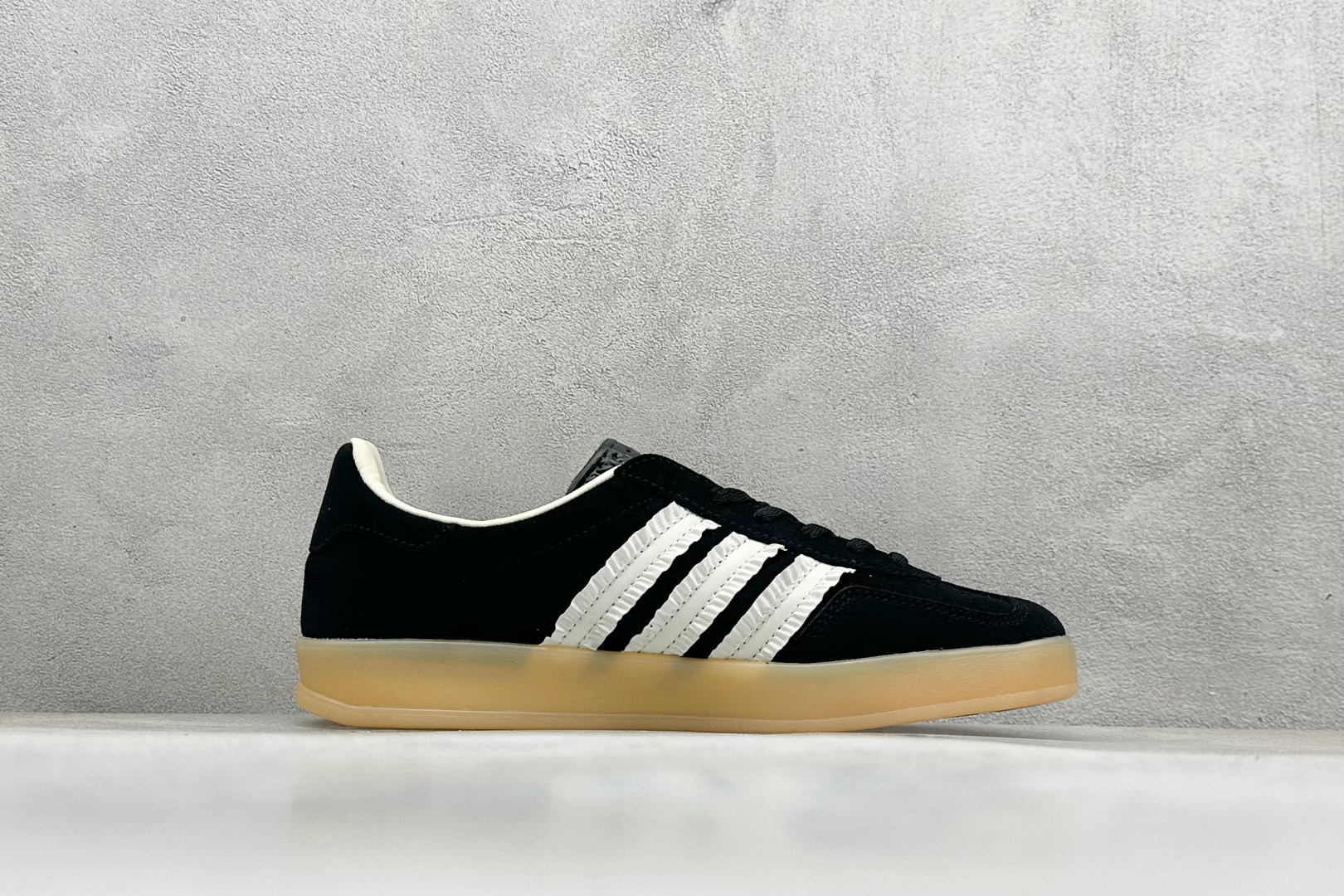 adidoriginals GAZELLE INDOOR 黑白 JS1412