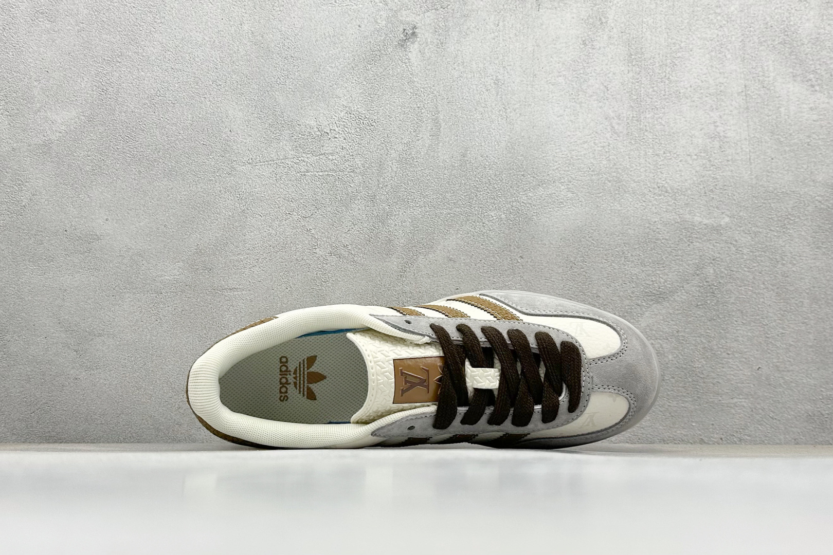 adidOriginals Gazelle INdoor x Louis Vuitt灰白 三叶草休闲防滑耐磨低帮板鞋 DM1234-010