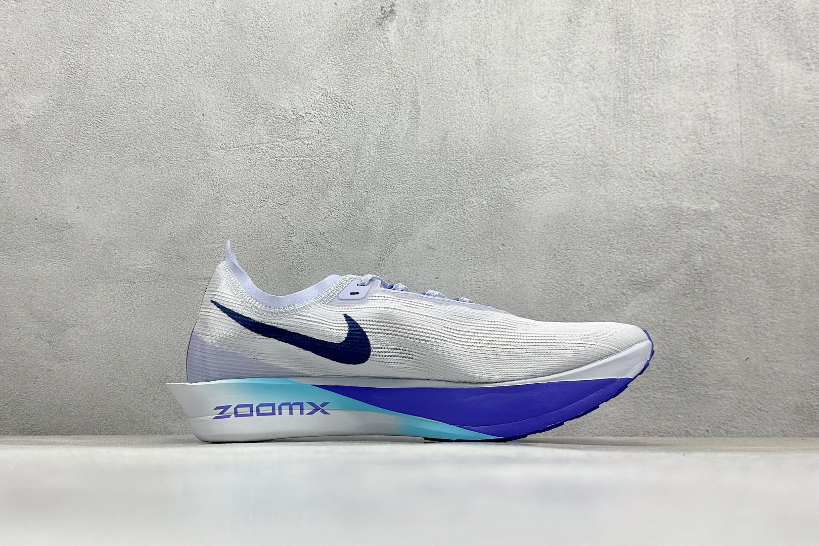 图片[2]-Nike ZoomX Streakfly 2 马拉松柔软缓震超轻透气跑鞋 货号：HF6416-001  尺码：38.5 39 40 40.5 41 42 42.5 43 44 44.5 45-选品中心