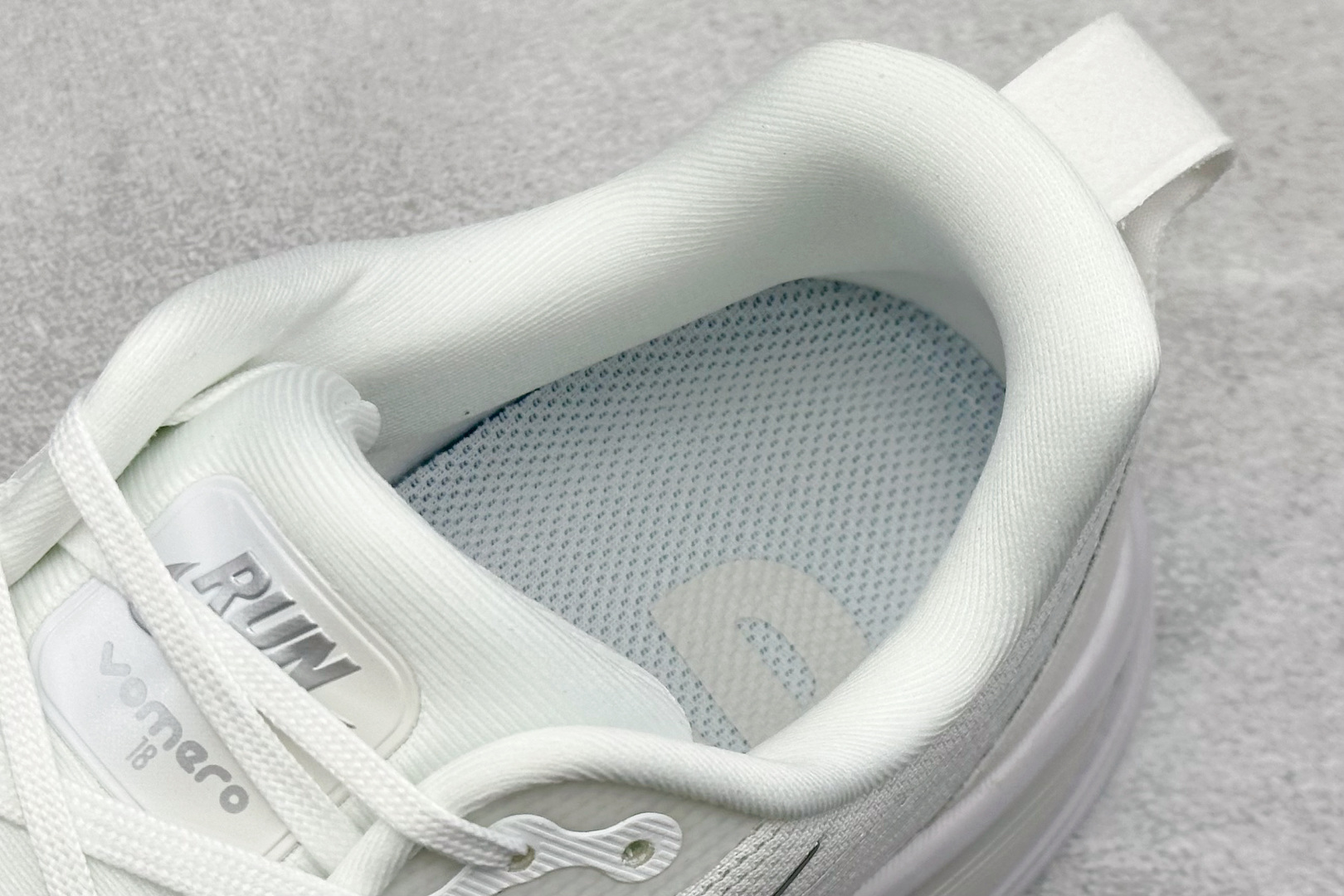 图片[8]-Nike VOMERO 18 耐克 舒适减震防滑 低帮跑步鞋 全掌ReactX泡绵中底 前掌和后跟还配备了Air Zoom气垫单元 据说跑起来更快更舒适哦 这次最大的升级点 首次引入了ReactX泡绵 货号：HM6803 104 尺码：36-45-选品中心