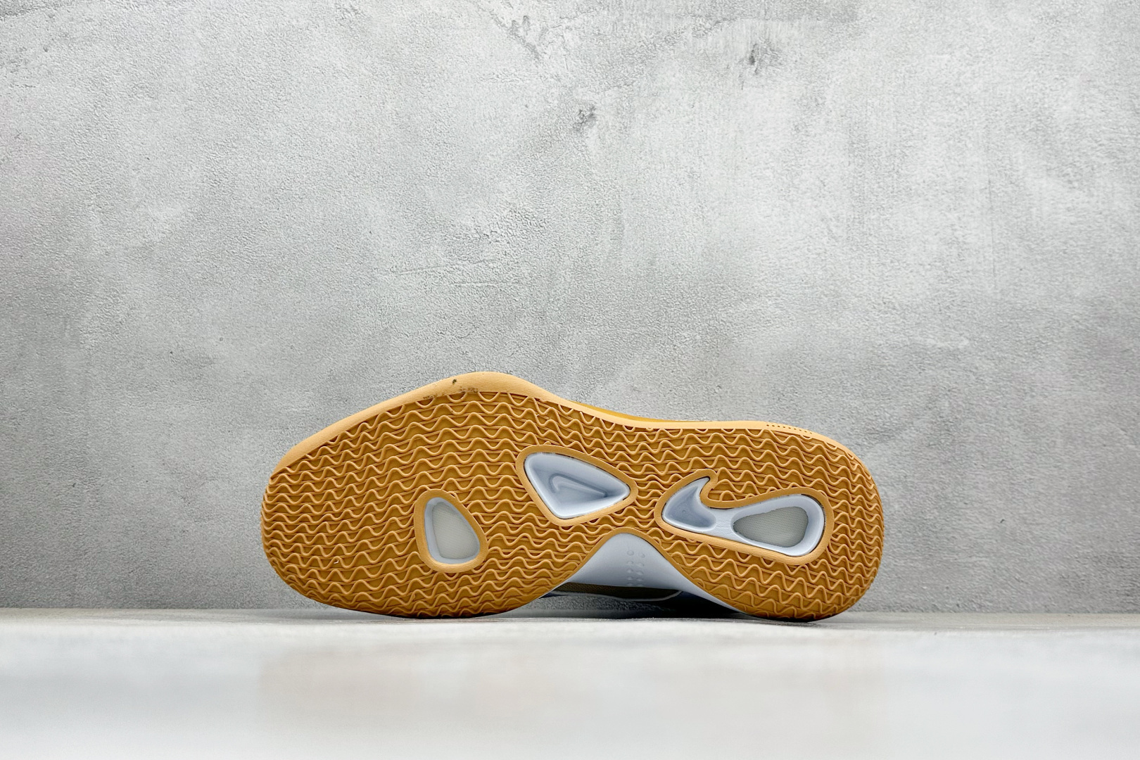 图片[4]-NIkE ZOOM HYPERSET 2 SE 篮球鞋 原鞋开发 全鞋底react科技缓震及能量反馈 上脚舒适回弹 绑带系统和后跟填充 使 hyerset拥有 更出色的鞋面包裹 独家私磨 支持实战 货号：FQ7070-104 尺码：36-46-选品中心