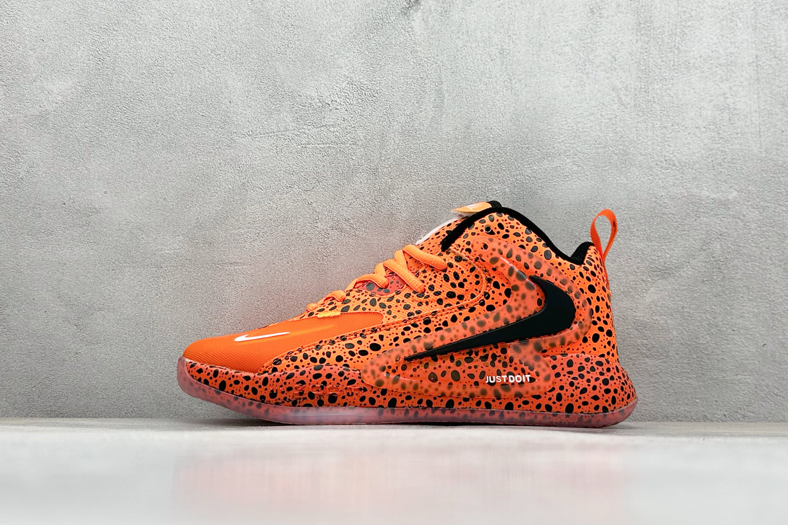 NIkE ZOOM HYPERSET 2 SE 篮球鞋 原鞋开发 全鞋底react科技缓震及能量反馈 上脚舒适回弹 绑带系统和后跟填充 使 hyerset拥有 更出色的鞋面包裹 独家私磨 支持实战 货号：FV3687-900 尺码：36-46-选品中心