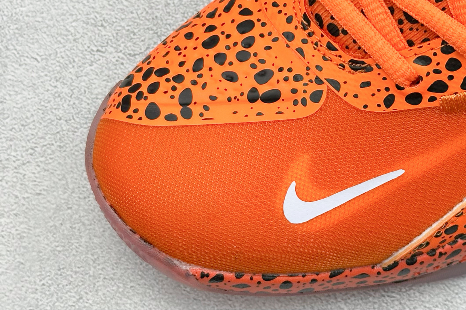 图片[7]-NIkE ZOOM HYPERSET 2 SE 篮球鞋 原鞋开发 全鞋底react科技缓震及能量反馈 上脚舒适回弹 绑带系统和后跟填充 使 hyerset拥有 更出色的鞋面包裹 独家私磨 支持实战 货号：FV3687-900 尺码：36-46-选品中心