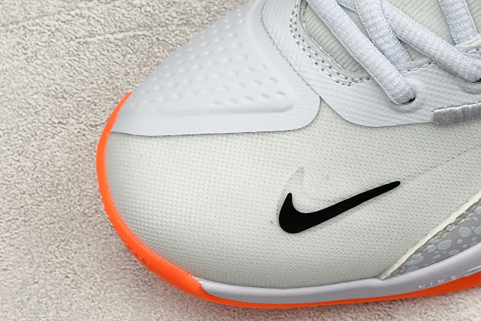 图片[7]-NIkE ZOOM HYPERSET 2 SE 篮球鞋 原鞋开发 全鞋底react科技缓震及能量反馈 上脚舒适回弹 绑带系统和后跟填充 使 hyerset拥有 更出色的鞋面包裹 独家私磨 支持实战 货号：HF3241-900 尺码：36-46-选品中心