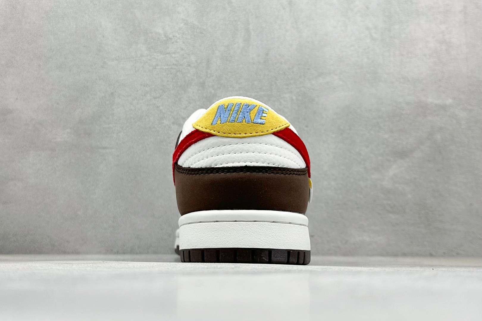 图片[6]-福利特价  Nk SB Dunk Low 联名 周年高端定制 低帮休闲板鞋  #定制鞋盒 大厂纯原品质出货 超高清洁度 皮料切割干净无任何毛边 细节完美 货号：GJ8309 932  尺码：36 36.5 37.5 38 38.5 39 40 40.5 41 42 42.5 43 44 44.5 45-选品中心