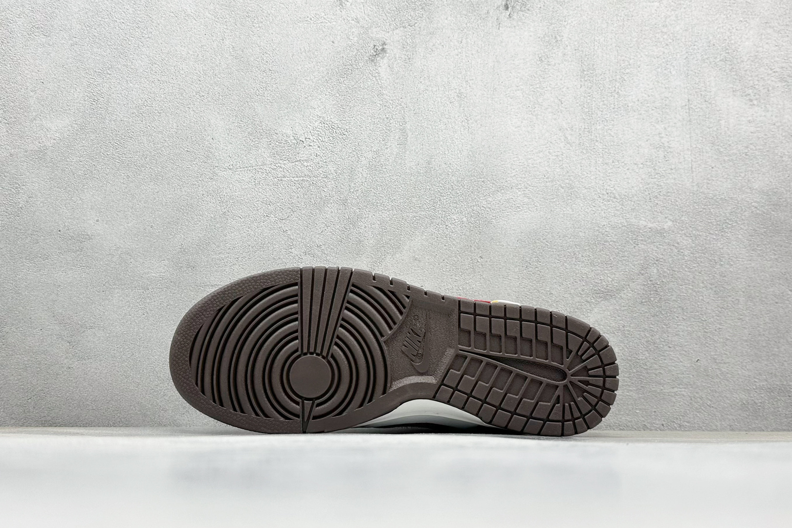 图片[4]-福利特价  Nk SB Dunk Low 联名 周年高端定制 低帮休闲板鞋  #定制鞋盒 大厂纯原品质出货 超高清洁度 皮料切割干净无任何毛边 细节完美 货号：GJ8309 932  尺码：36 36.5 37.5 38 38.5 39 40 40.5 41 42 42.5 43 44 44.5 45-选品中心