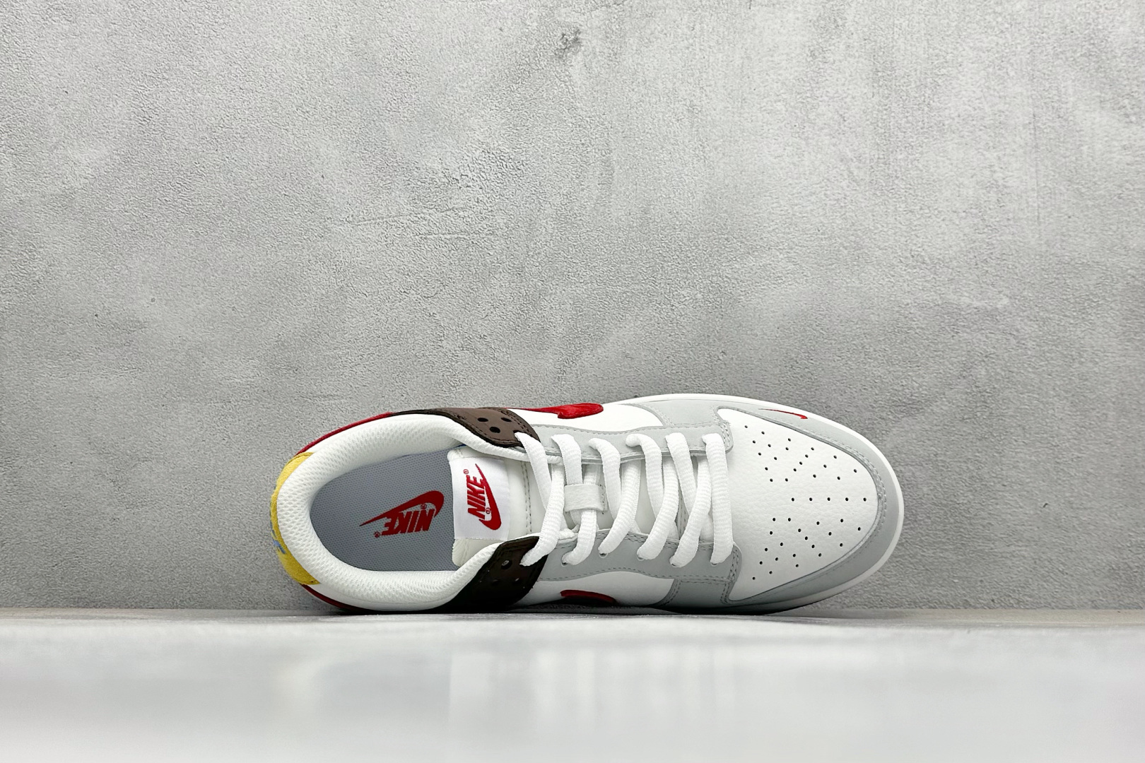 图片[3]-福利特价  Nk SB Dunk Low 联名 周年高端定制 低帮休闲板鞋  #定制鞋盒 大厂纯原品质出货 超高清洁度 皮料切割干净无任何毛边 细节完美 货号：GJ8309 932  尺码：36 36.5 37.5 38 38.5 39 40 40.5 41 42 42.5 43 44 44.5 45-选品中心