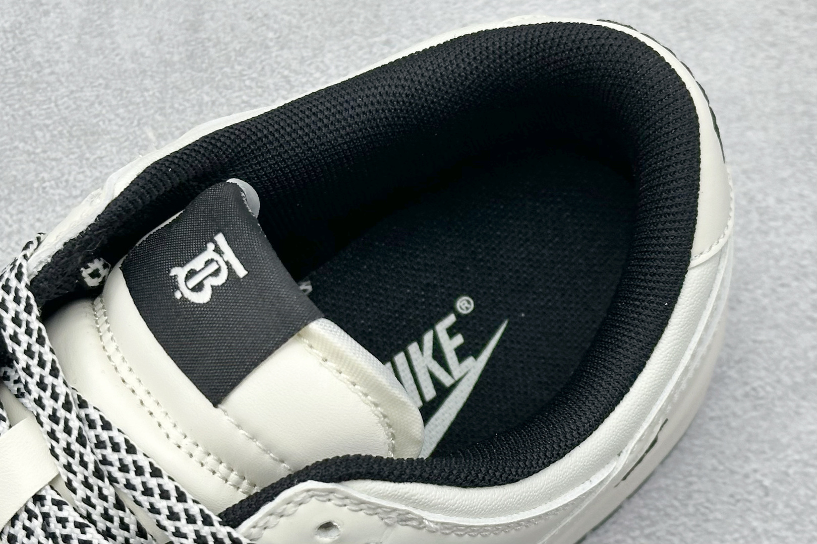 XC版Nike SB Dunk Low x BURBERRY 白黑双小勾 CS1688-117