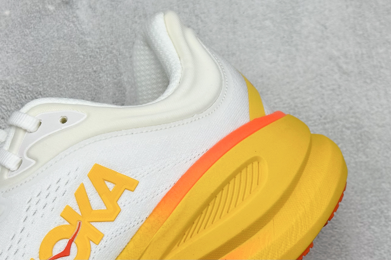  放店私
RS版HOKA ONE ONE Bondi 9 舒适防滑耐磨低帮休闲跑步鞋 

货号：/FNF