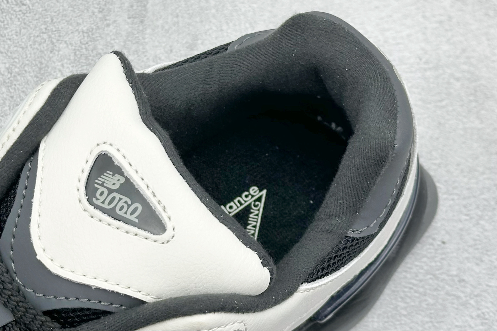 图片[8]-New Balance NB9060系列 复古休闲运动慢跑鞋 #鞋款灵感源自设计师本人对夏日的怀日回忆。鞋面大身由空间双格及磨砂鞋面拼接而生，配以柔和、温暖的粉橘色调，夏日氛围拉满 #采用大面积网眼以及麂皮材质覆盖鞋身，还原经典气质。搭载ABZORB避震科技，由泡沫聚酯制成，上脚可以有效减少由鞋底反弹对身体及双腿的冲击力 货号：U9060ZBS 尺码：36 37 37.5 38 38.5 39 40 40.5 41 42 42.5 43 44 45-选品中心