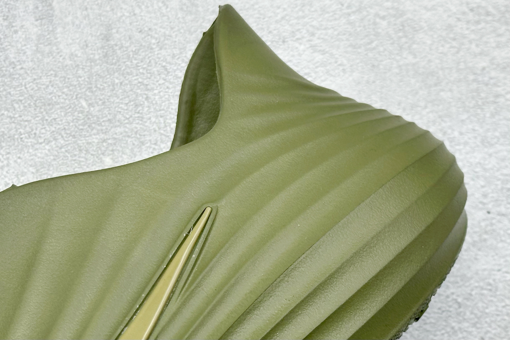 图片[9]-Nike ReactX Rejuven8 Slide 耐克夏日穿搭凉鞋  #采用质感柔软且出众回弹的 ReactX泡绵，缔造非凡舒适的日常穿着体验，助你保持活力。  货号：HV5060-201 尺码：35-40-选品中心