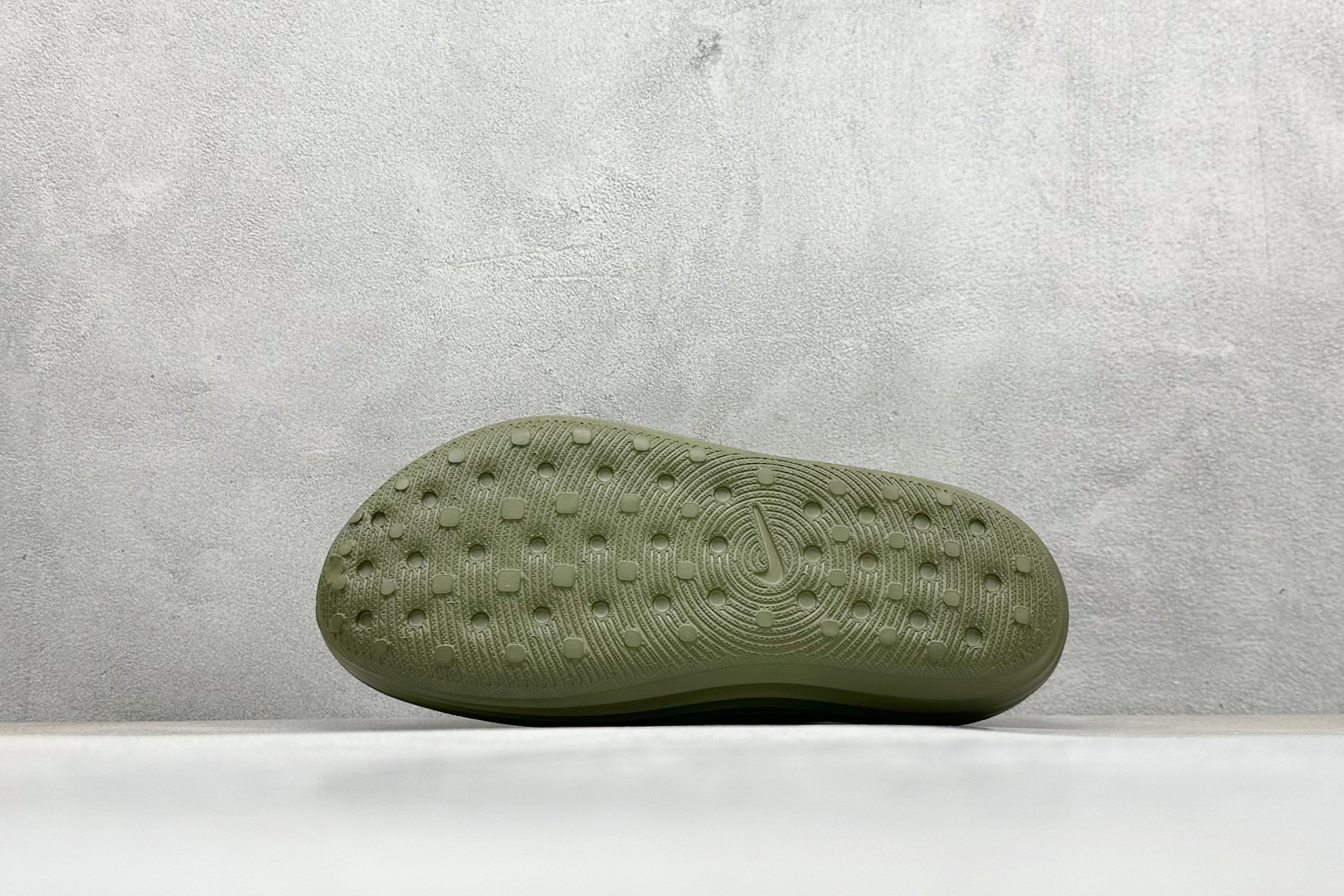 图片[4]-Nike ReactX Rejuven8 Slide 耐克夏日穿搭凉鞋  #采用质感柔软且出众回弹的 ReactX泡绵，缔造非凡舒适的日常穿着体验，助你保持活力。  货号：HV5060-201 尺码：35-40-选品中心