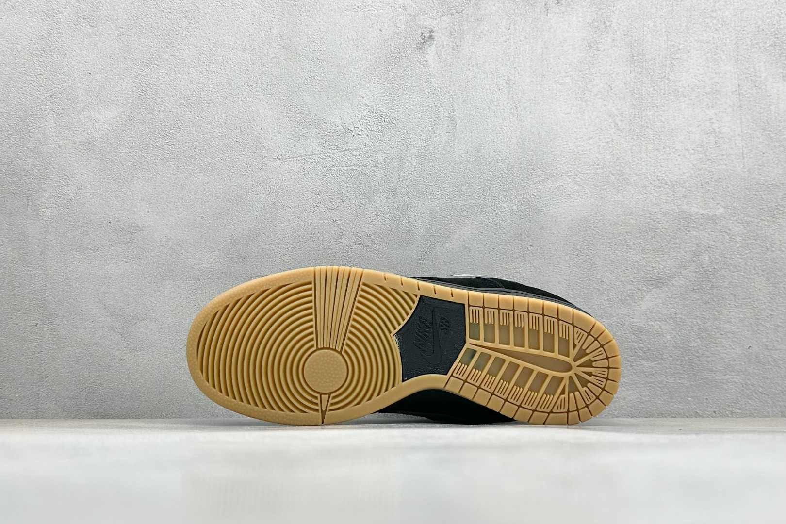 BF版Nike SB Dunk Low 生胶黑银 BQ6817-010