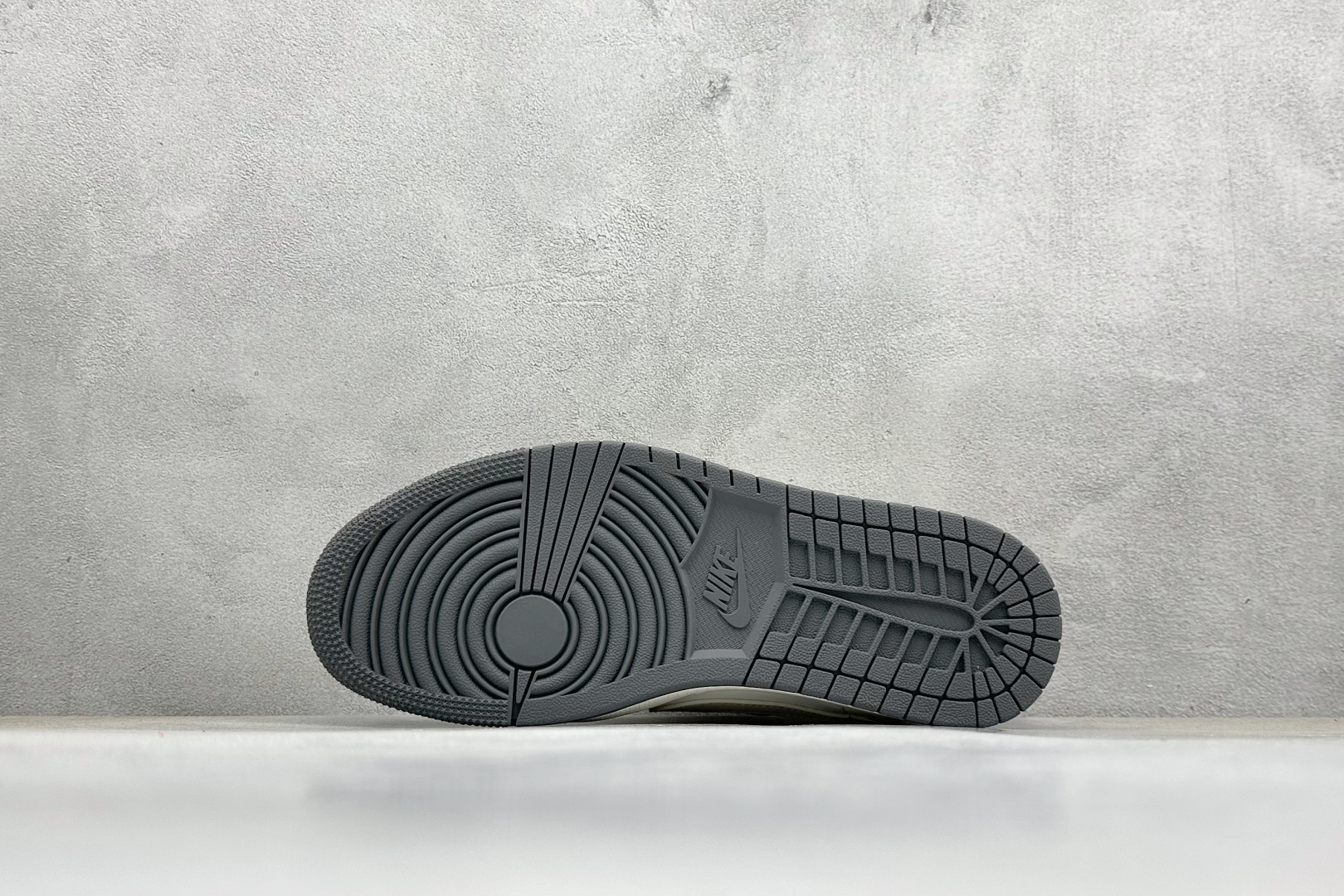 Travis Scott x Fragment Design x Air Jordan 1 Low SP AJ1 乔1 Supreme联名 米灰黑红尾 低帮文化休闲板鞋 QW5088-201