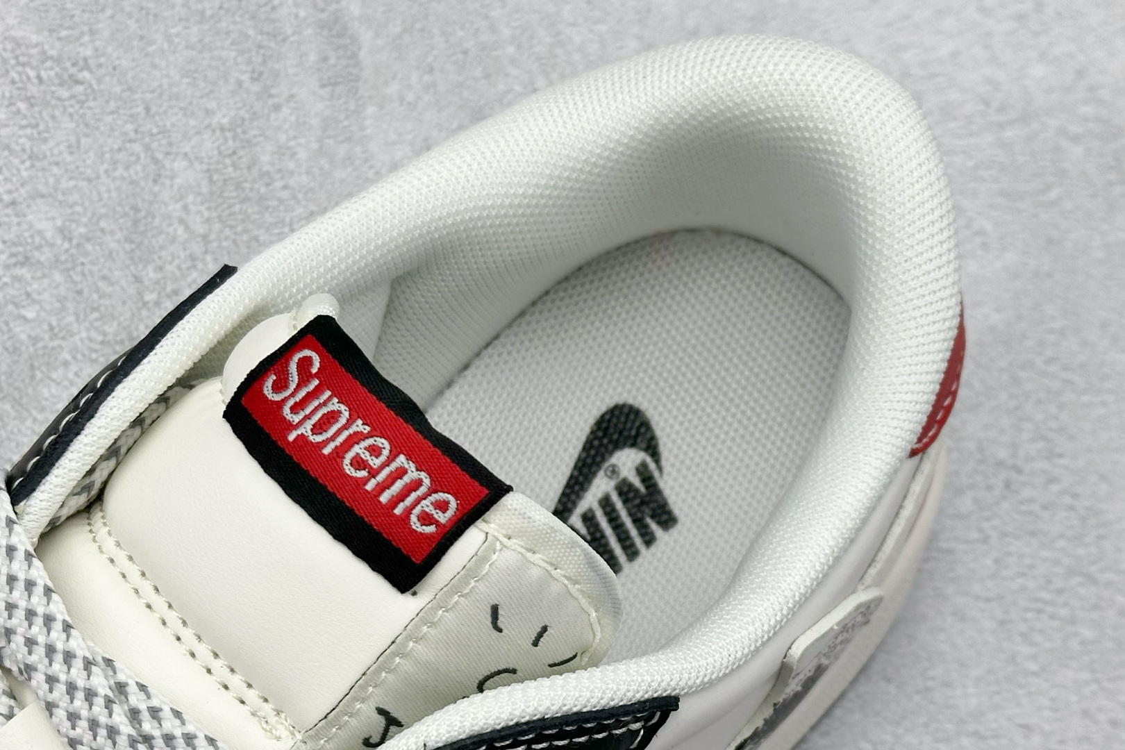 Travis Scott x Fragment Design x Air Jordan 1 Low SP AJ1 乔1 Supreme联名 米灰黑红尾 低帮文化休闲板鞋 QW5088-201