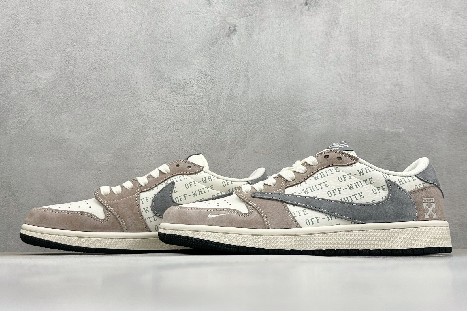图片[5]-福利特价  Travis Scott x Fragment Design x Air Jordan 1 Low OG SP AJ1 OF联名-拿铁灰 低帮文化休闲板鞋  #多方联名合作融合了Travis Scott 独特的音乐风格，藤原浩个性的设计风格以及Jordan品牌的经典元素 使其成为一双具有独特身份和价值的鞋子 清新而立体的外观加上联名标识更突出了其独特身份 这种配色方案显示出活力和时尚感 在视觉上引人注目 鞋身的质感和细腻的细节处理使其显得高端而格调十足 这款“倒钩”联名是设计与创意完美结合 融合多方的个性风格是一款备受瞩目的潮流鞋款 货号：SJ2068-109  尺码：36 36.5 37.5 38 38.5 39 40 40.5 41 42 42.5 43 44 44.5 45-选品中心
