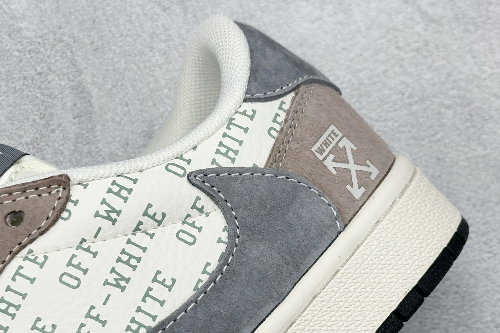 图片[9]-福利特价  Travis Scott x Fragment Design x Air Jordan 1 Low OG SP AJ1 OF联名-拿铁灰 低帮文化休闲板鞋  #多方联名合作融合了Travis Scott 独特的音乐风格，藤原浩个性的设计风格以及Jordan品牌的经典元素 使其成为一双具有独特身份和价值的鞋子 清新而立体的外观加上联名标识更突出了其独特身份 这种配色方案显示出活力和时尚感 在视觉上引人注目 鞋身的质感和细腻的细节处理使其显得高端而格调十足 这款“倒钩”联名是设计与创意完美结合 融合多方的个性风格是一款备受瞩目的潮流鞋款 货号：SJ2068-109  尺码：36 36.5 37.5 38 38.5 39 40 40.5 41 42 42.5 43 44 44.5 45-选品中心