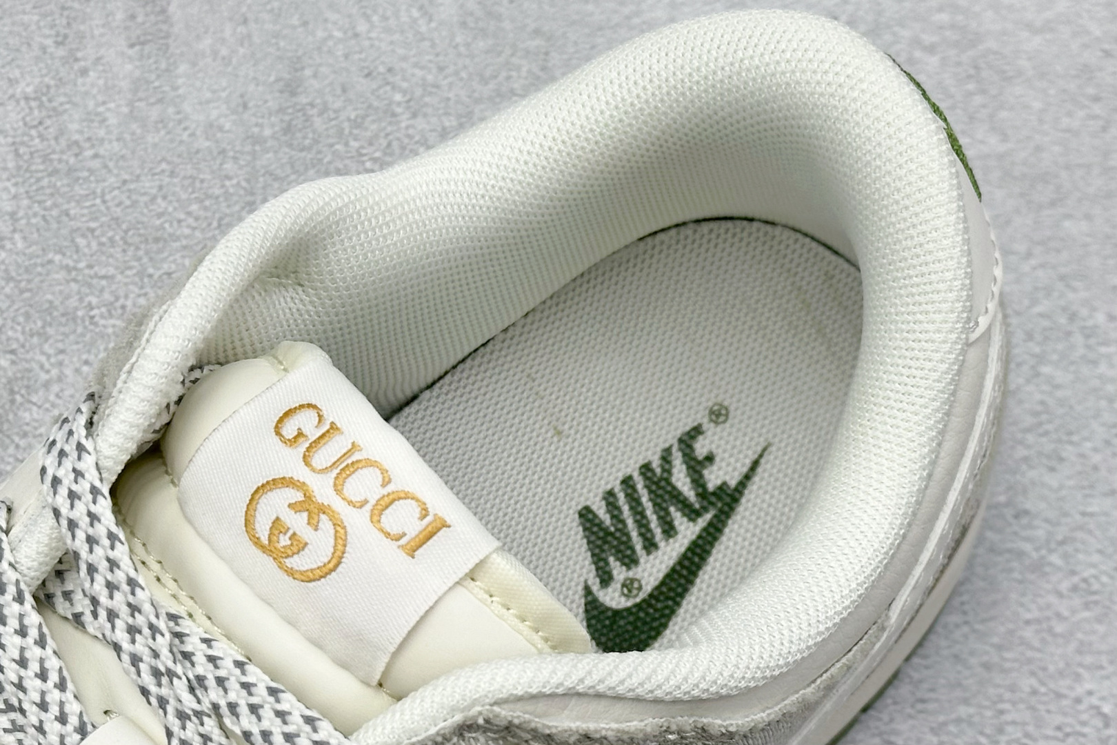 图片[8]-福利特价  Nike SB Dunk Low x GUCCI 米绿小钩 纯原大厂出品 极力推荐 原装头层材料 独家版型蒸餾加工 帶來的是更好的视觉和脚感体验 大厂纯原品质出货 清洁度 电绣工艺 皮料切割干净无任何毛边 细节完美 货号：XX2025 389 尺码：36 36.5 37.5 38 38.5 39 40 40.5 41 42 42.5 43 44 44.5 45-选品中心