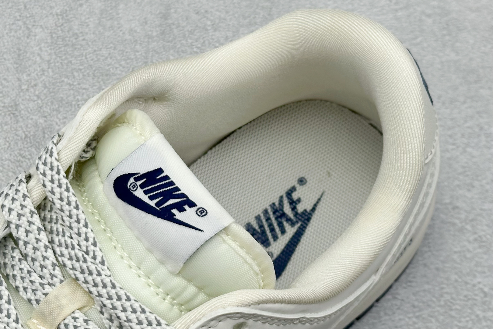 福利特价
Nk SB Dunk Low Supreme 联名 周年高端定制 低帮休闲板鞋
#定制鞋盒 