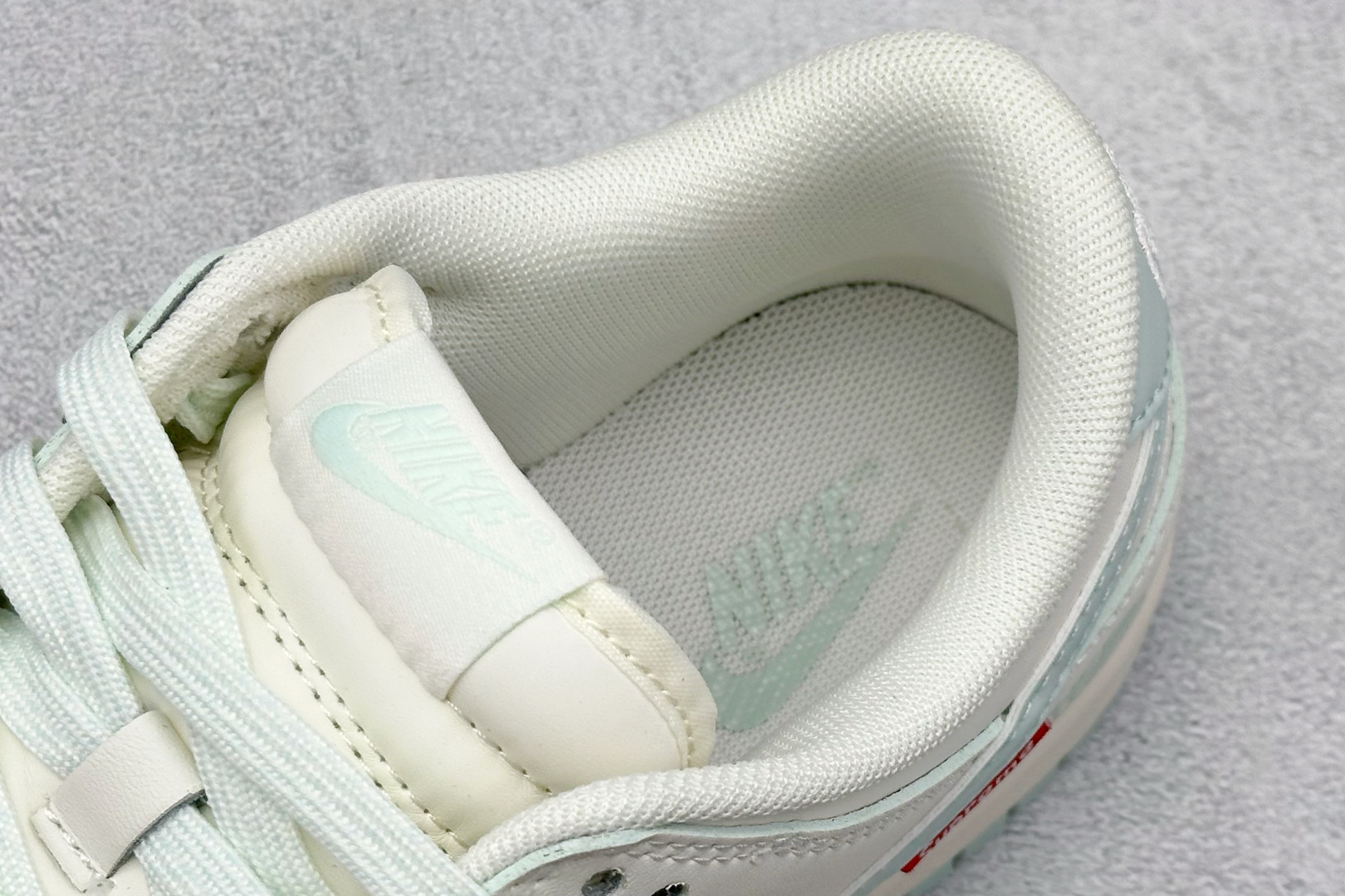 福利特价
Nike SB Dunk Low x Supreme x The North Face 薄荷绿