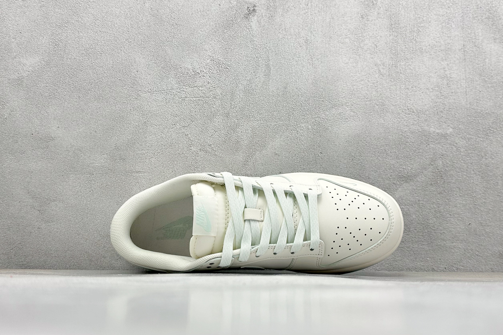 福利特价
Nike SB Dunk Low x Supreme x The North Face 薄荷绿
