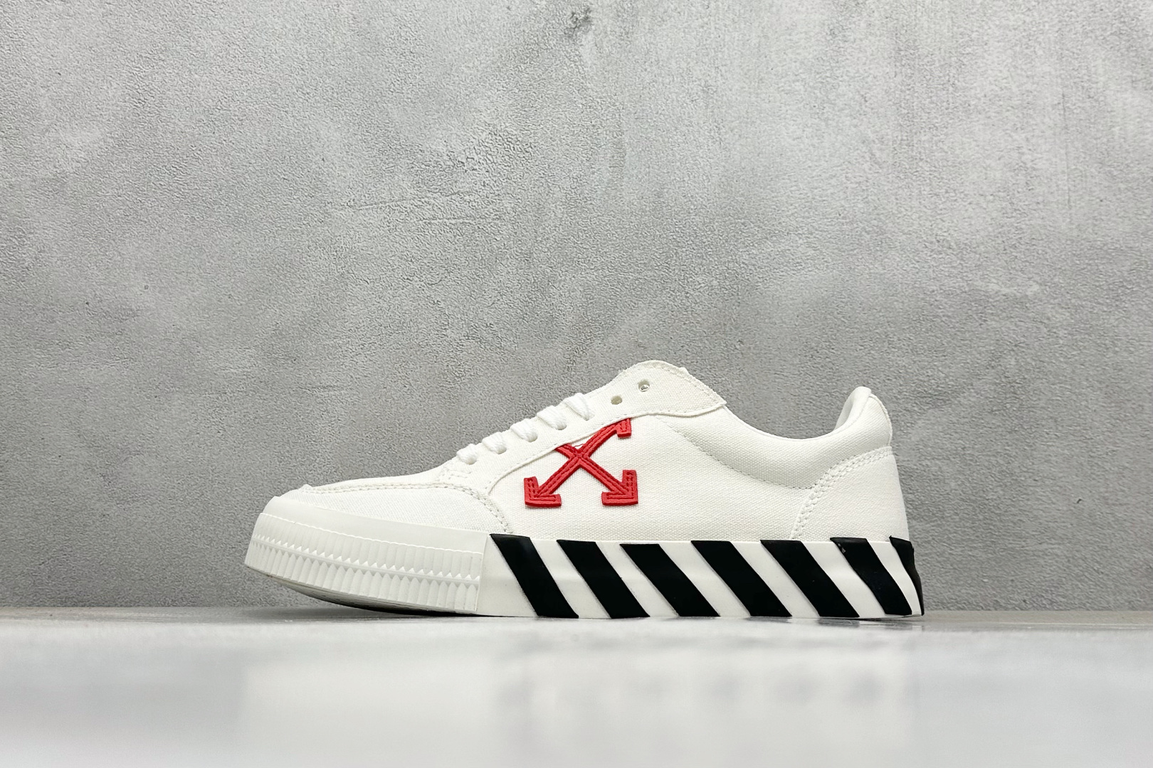 S版OFF-WHITE GYM SHOES LOVERS 舒适百搭防滑耐磨低帮帆布鞋  尺码：36 37 38 39 40 41 42 43 44 45 46 47-选品中心
