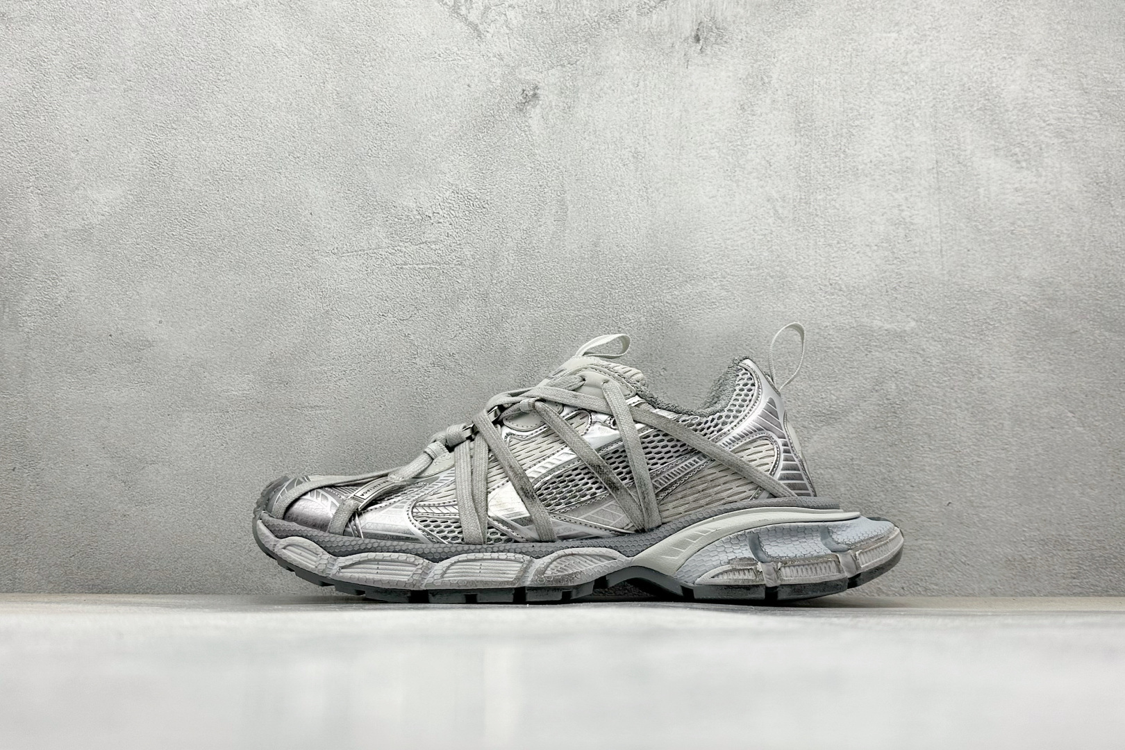 I8 巴黎十代 Balenciaga 巴黎世家 铁扣绑带Balenciaga Sneaker Tess s.Gomma 纯原版本 原装大盒 从里到外 一切百分百还原官方配置 顶级专供碾压市面一切真标版本 尺码：35-46-选品中心