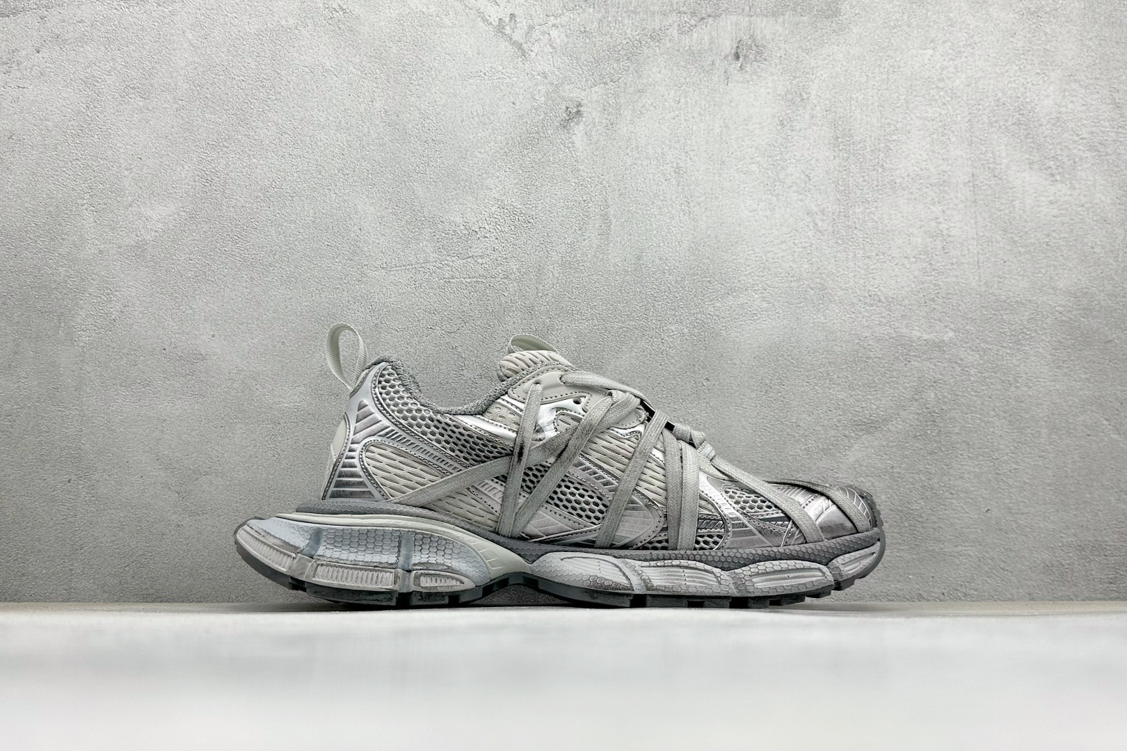 图片[2]-I8 巴黎十代 Balenciaga 巴黎世家 铁扣绑带Balenciaga Sneaker Tess s.Gomma 纯原版本 原装大盒 从里到外 一切百分百还原官方配置 顶级专供碾压市面一切真标版本 尺码：35-46-选品中心