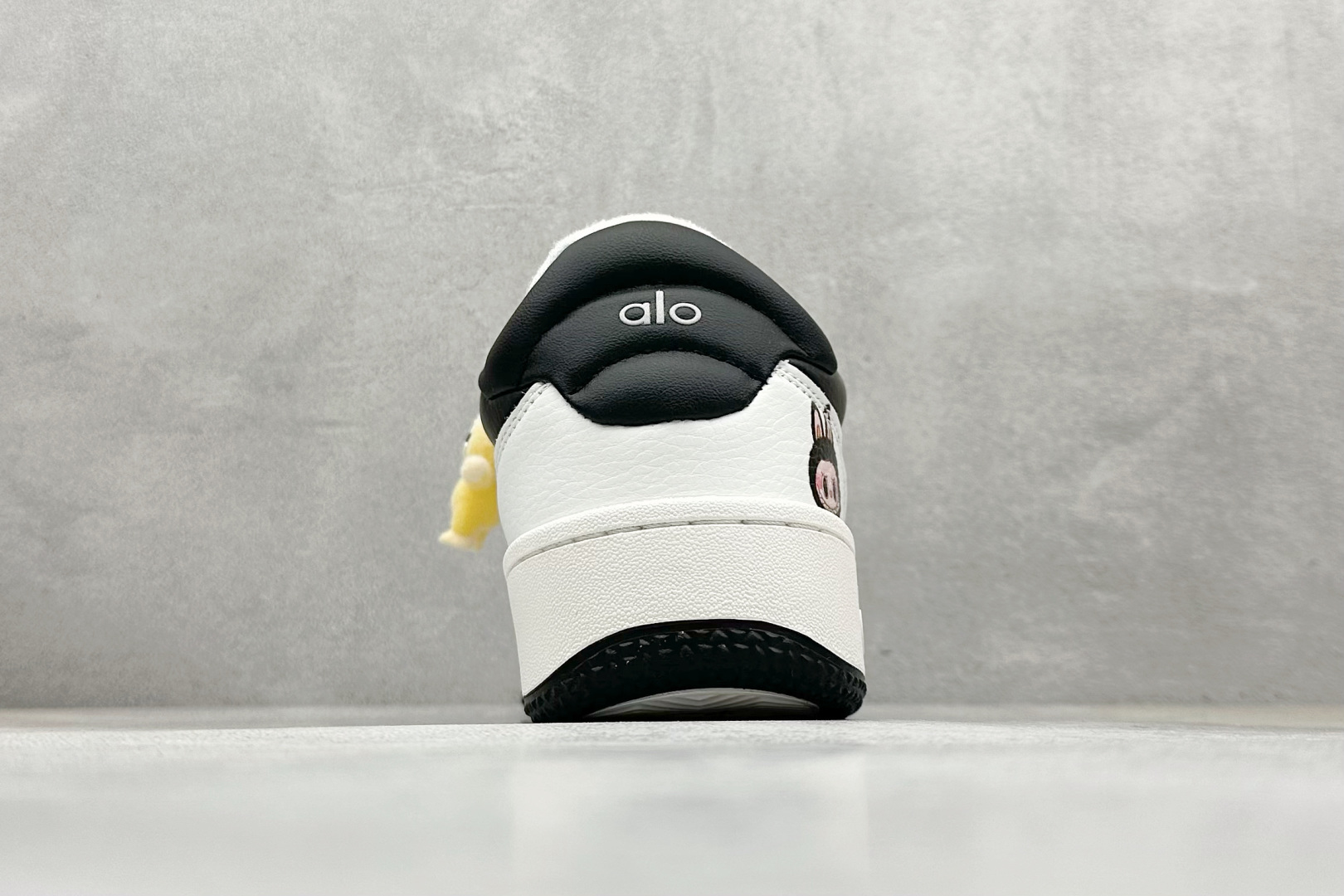 Alo Yoga Recovery Mode 拉布布人气单品 舒适简约防滑耐磨低帮休闲板鞋