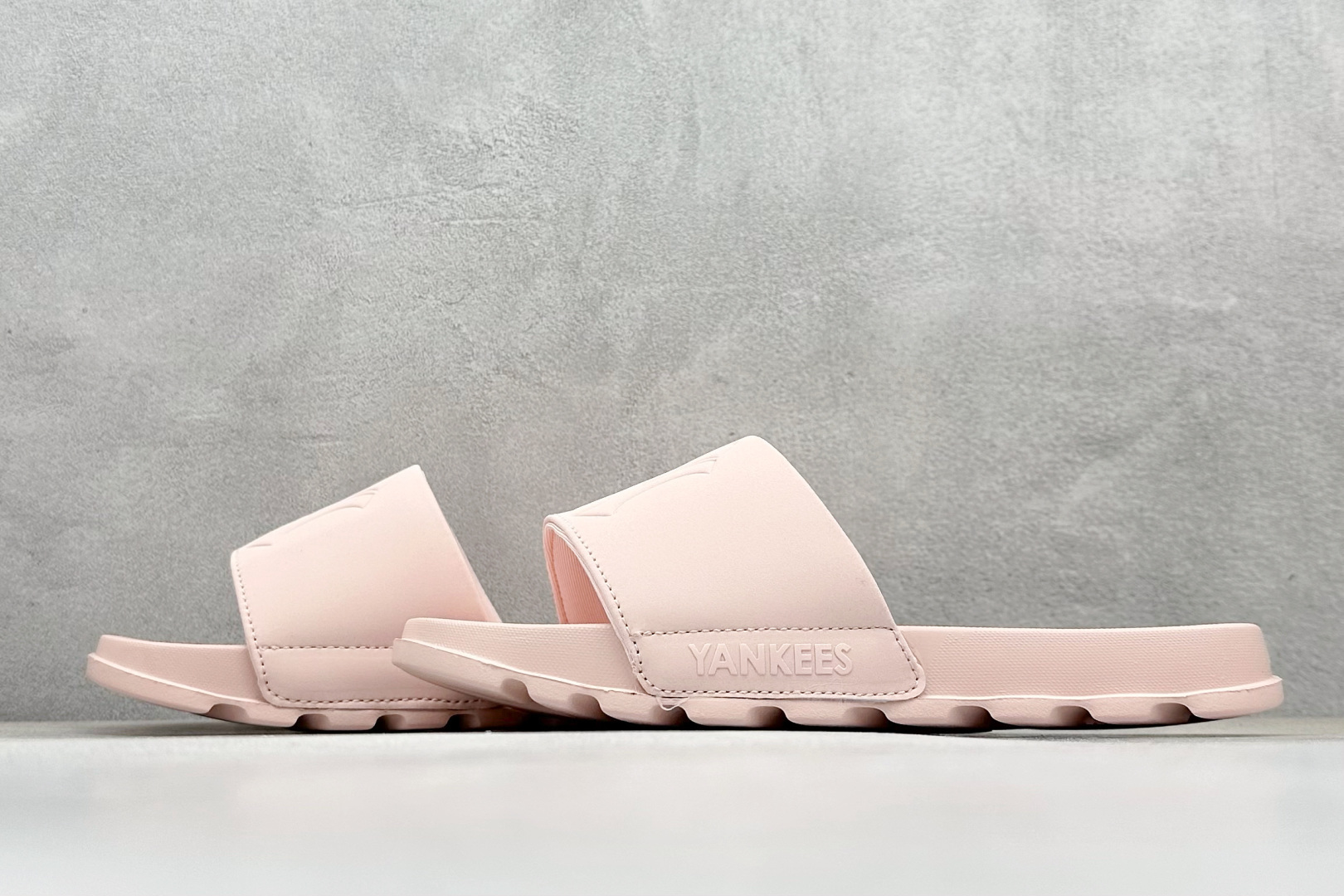 图片[5]-MLB 25夏季新款复古暗纹老花时尚休闲拖鞋 货号：36 36.5 37 38 38.5 39 40-选品中心