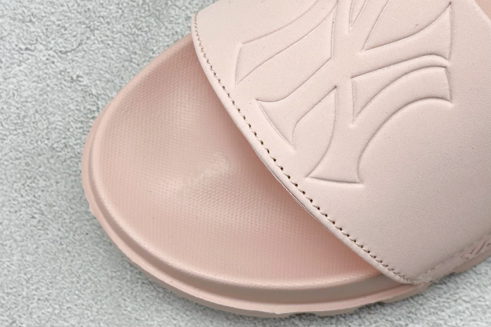 图片[7]-MLB 25夏季新款复古暗纹老花时尚休闲拖鞋 货号：36 36.5 37 38 38.5 39 40-选品中心