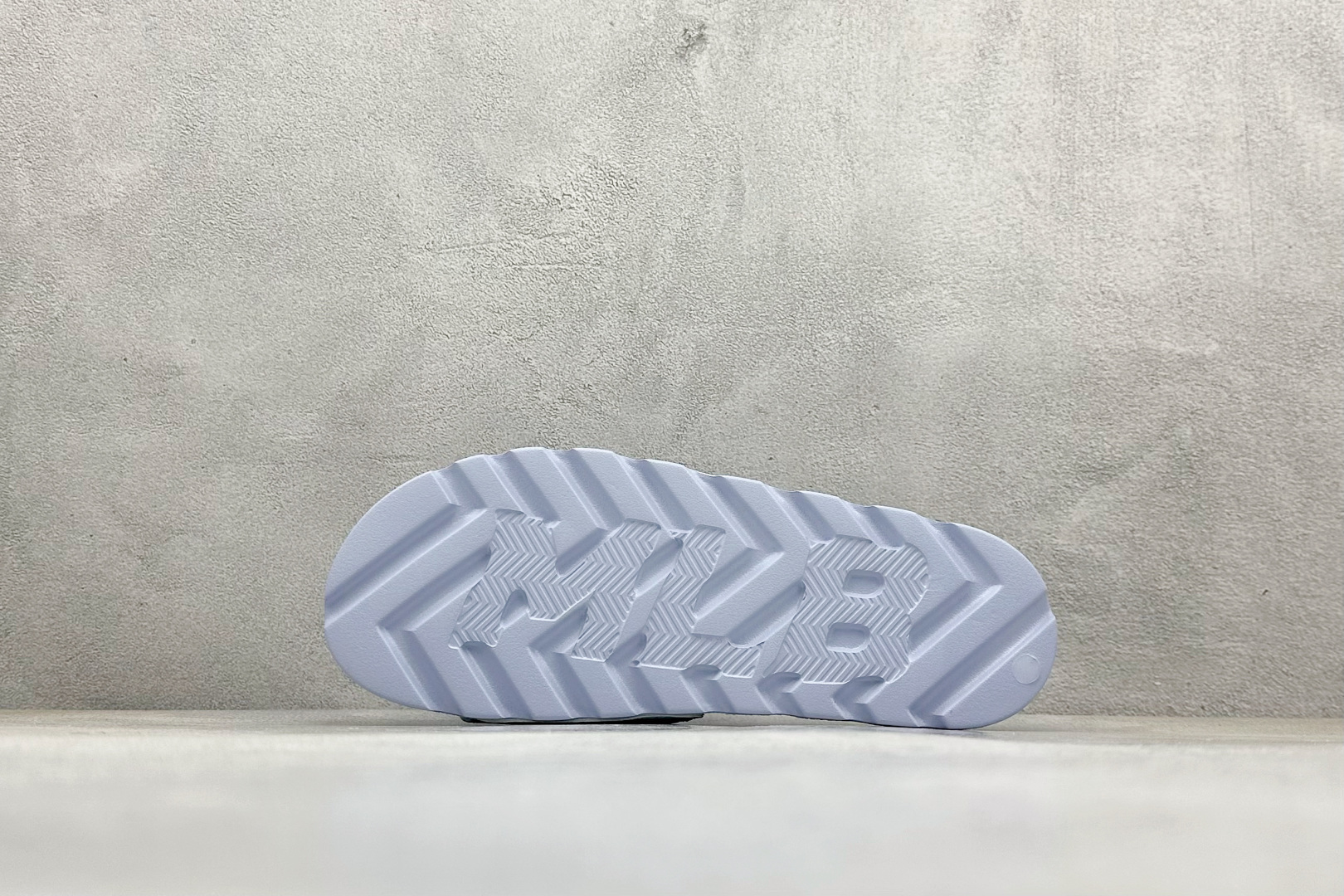 图片[4]-MLB 25夏季新款复古暗纹老花时尚休闲拖鞋 货号：36 36.5 37 38 38.5 39 40-选品中心