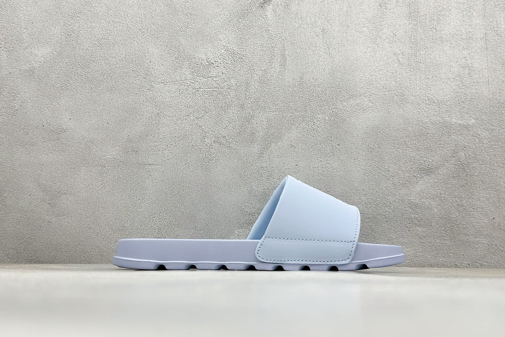 图片[2]-MLB 25夏季新款复古暗纹老花时尚休闲拖鞋 货号：36 36.5 37 38 38.5 39 40-选品中心