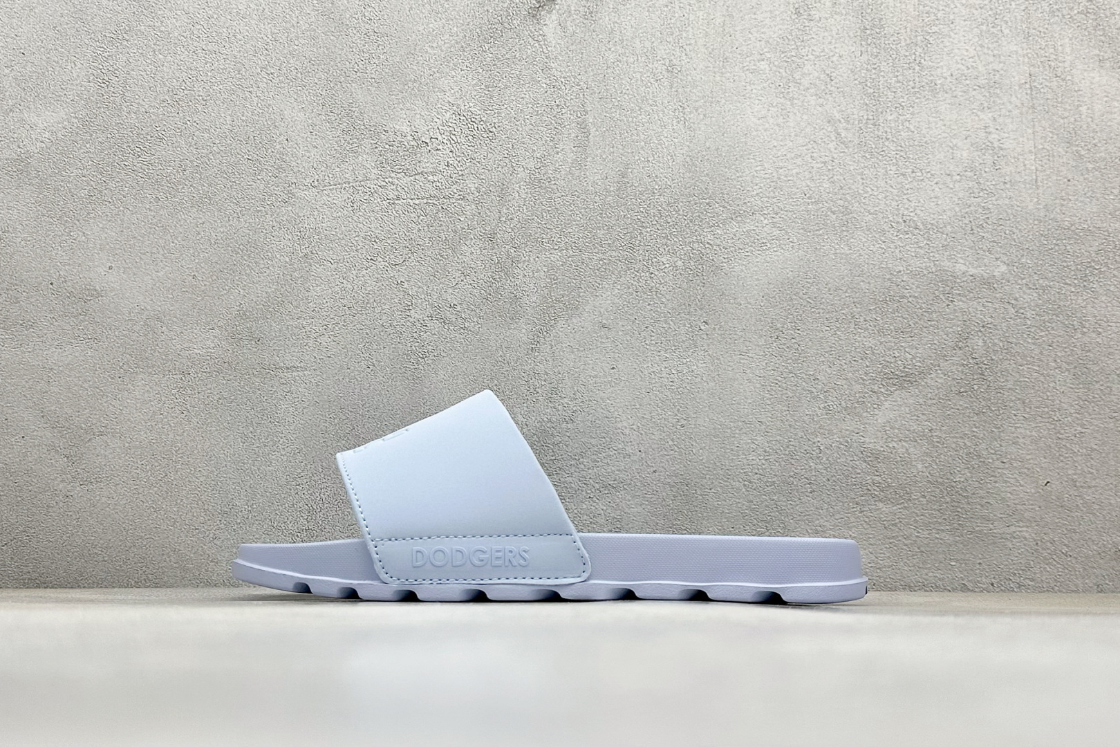 MLB 25夏季新款复古暗纹老花时尚休闲拖鞋 货号：36 36.5 37 38 38.5 39 40-选品中心