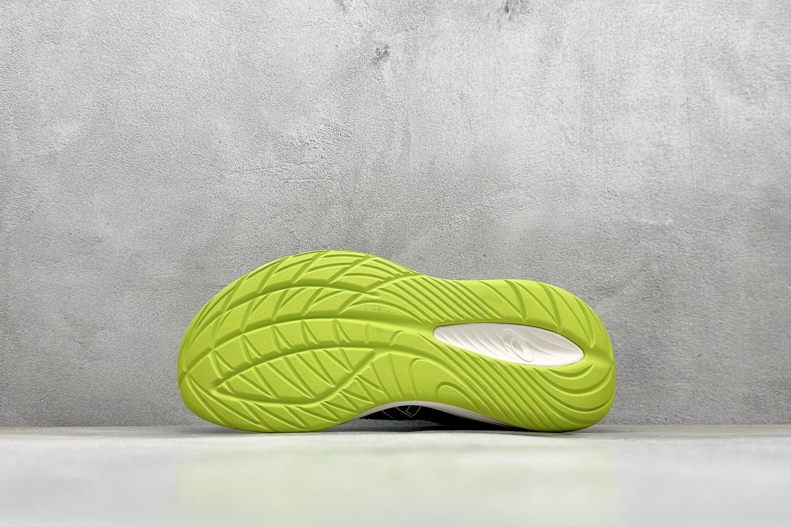 Asics Gel-Nimbus 27 舒适防滑耐磨低帮休闲跑步鞋 1012B772-100