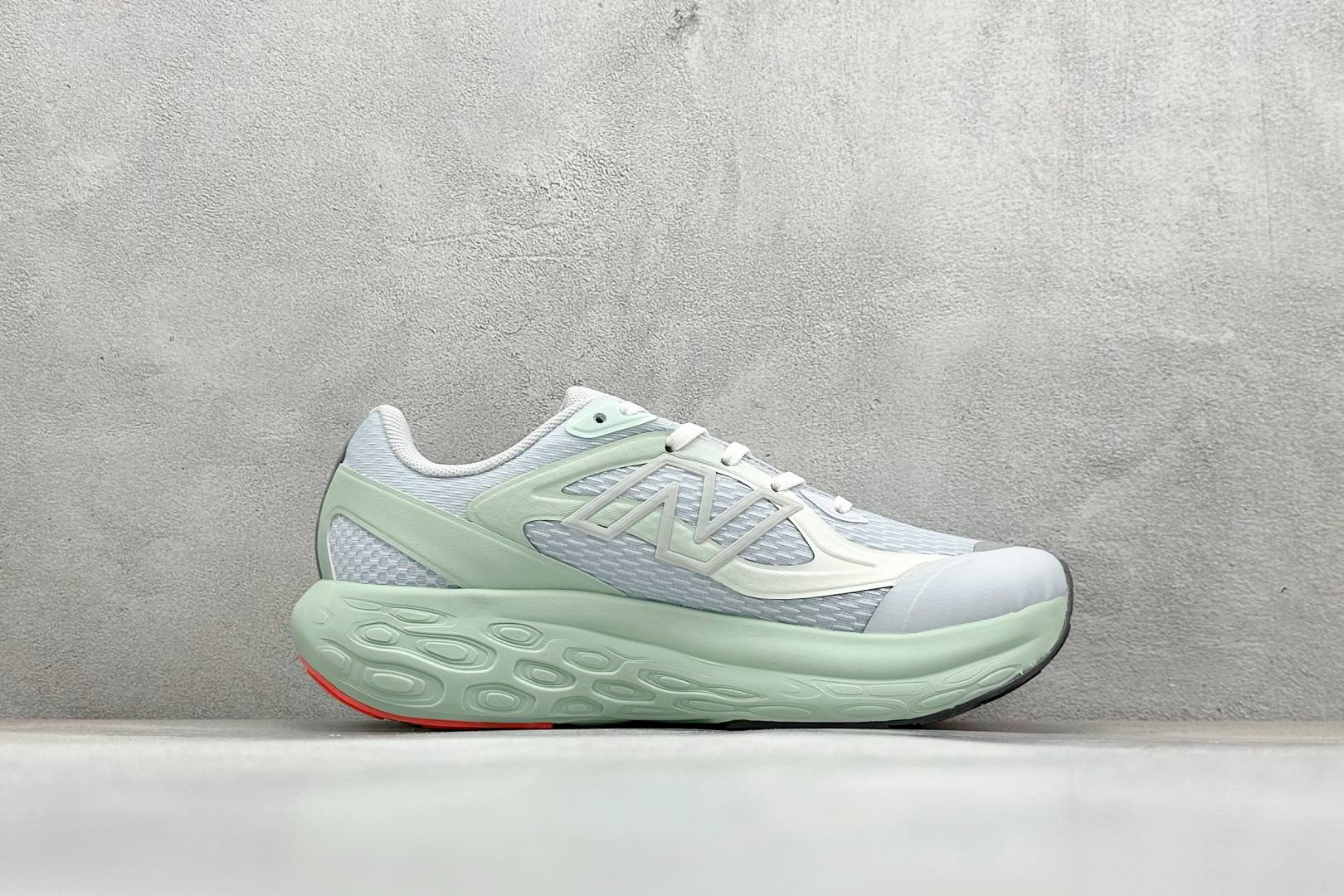 New Balance NB Fresh Foam UTRN系列 新百伦舒适耐磨低帮休闲跑步鞋 UTRNQD