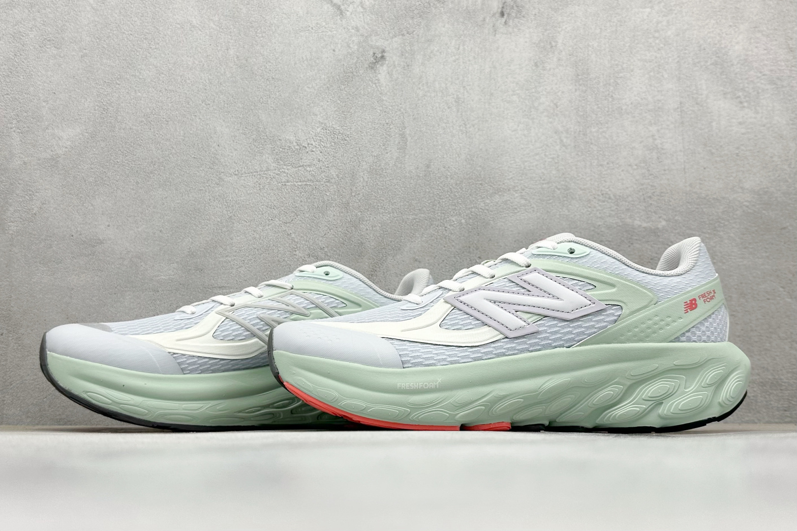 New Balance NB Fresh Foam UTRN系列 新百伦舒适耐磨低帮休闲跑步鞋 UTRNQD