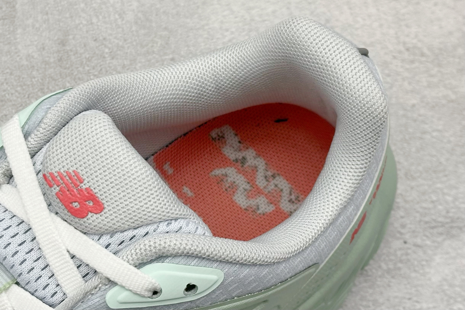 New Balance NB Fresh Foam UTRN系列 新百伦舒适耐磨低帮休闲跑步鞋 UTRNQD