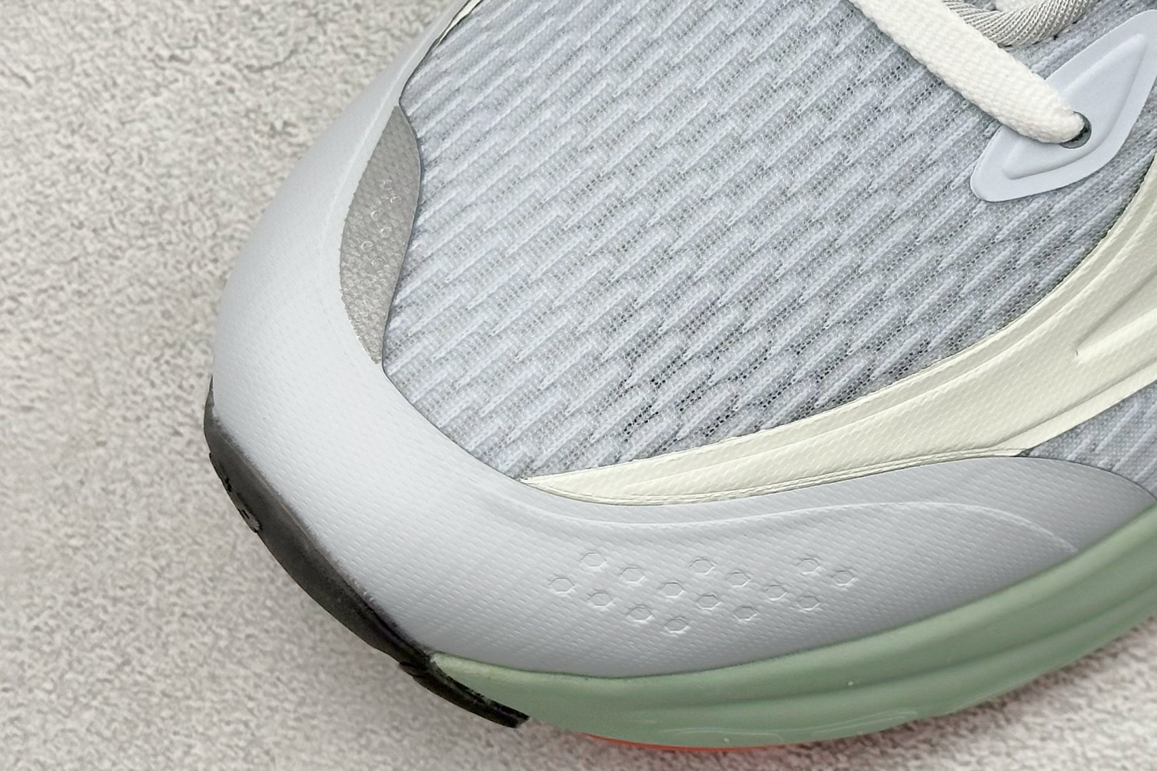 New Balance NB Fresh Foam UTRN系列 新百伦舒适耐磨低帮休闲跑步鞋 UTRNQD