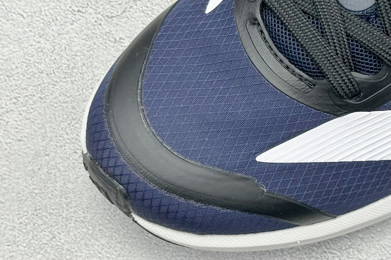 AdidAdizero BK 阿迪透气低帮跑步鞋 JP6515