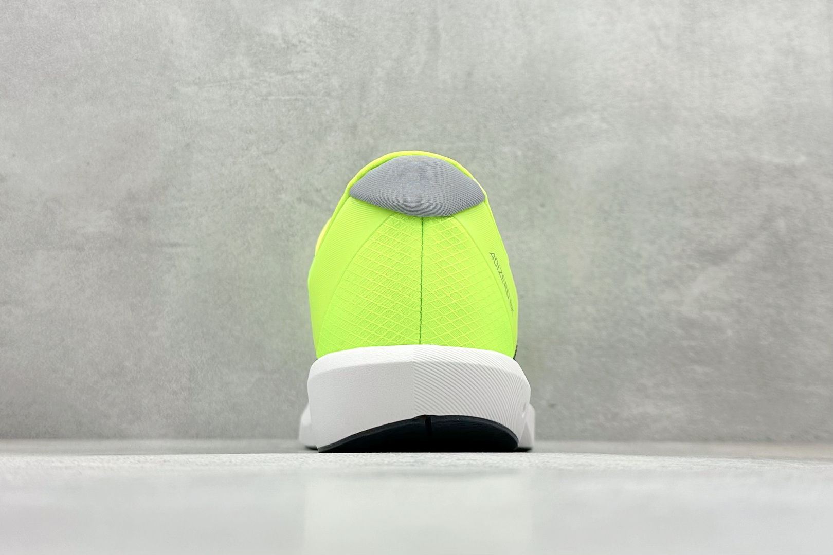 AdidAdizero BK 阿迪透气低帮跑步鞋 JP6533