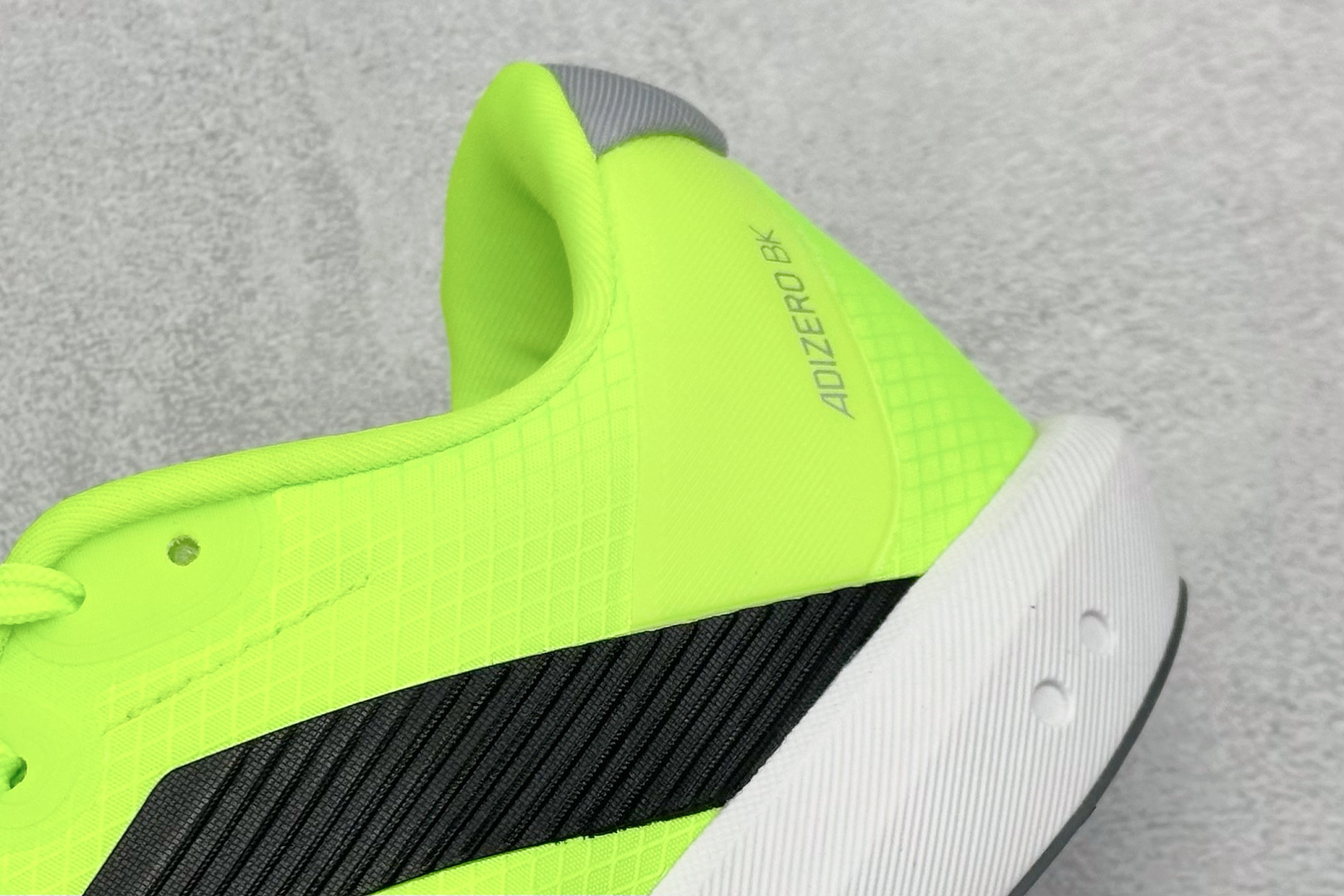 AdidAdizero BK 阿迪透气低帮跑步鞋 JP6533